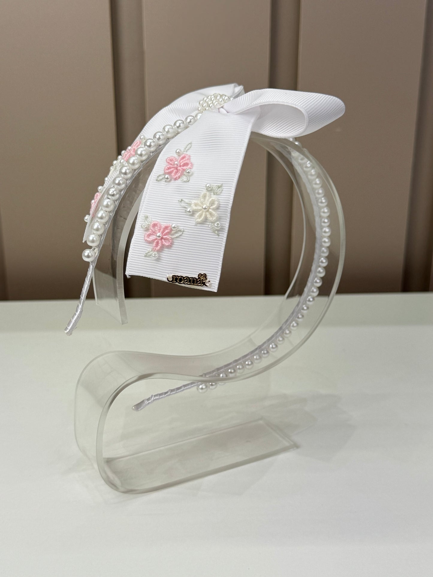 Tiara Infantil Pérolas Laço Branco Bordado - Roana