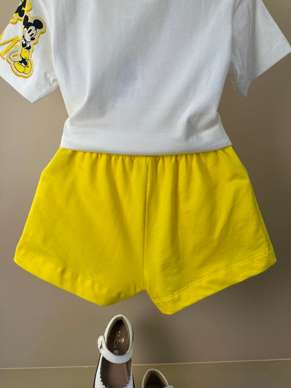 Conjunto Infantil Blusa Minnie e MIckey e Shorts Saia Amarelo Com Pregas - Animê