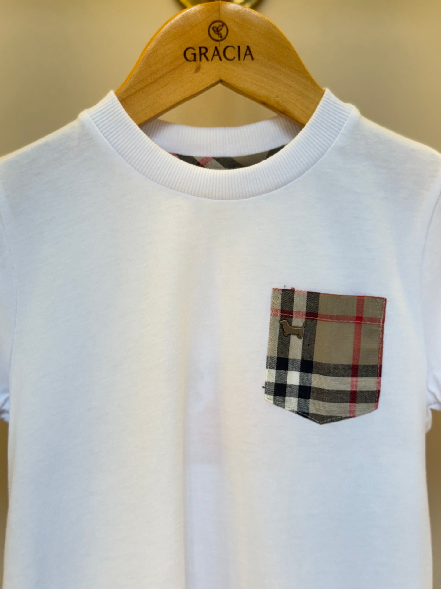 Camiseta Infantil Meia Malha Penteada com Bolso Branca - Um Mais Um