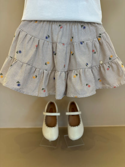 Conjunto Infantil blusa Gola Babado e Saia Tricoline Listrada Com Bordado - Um Mais Um