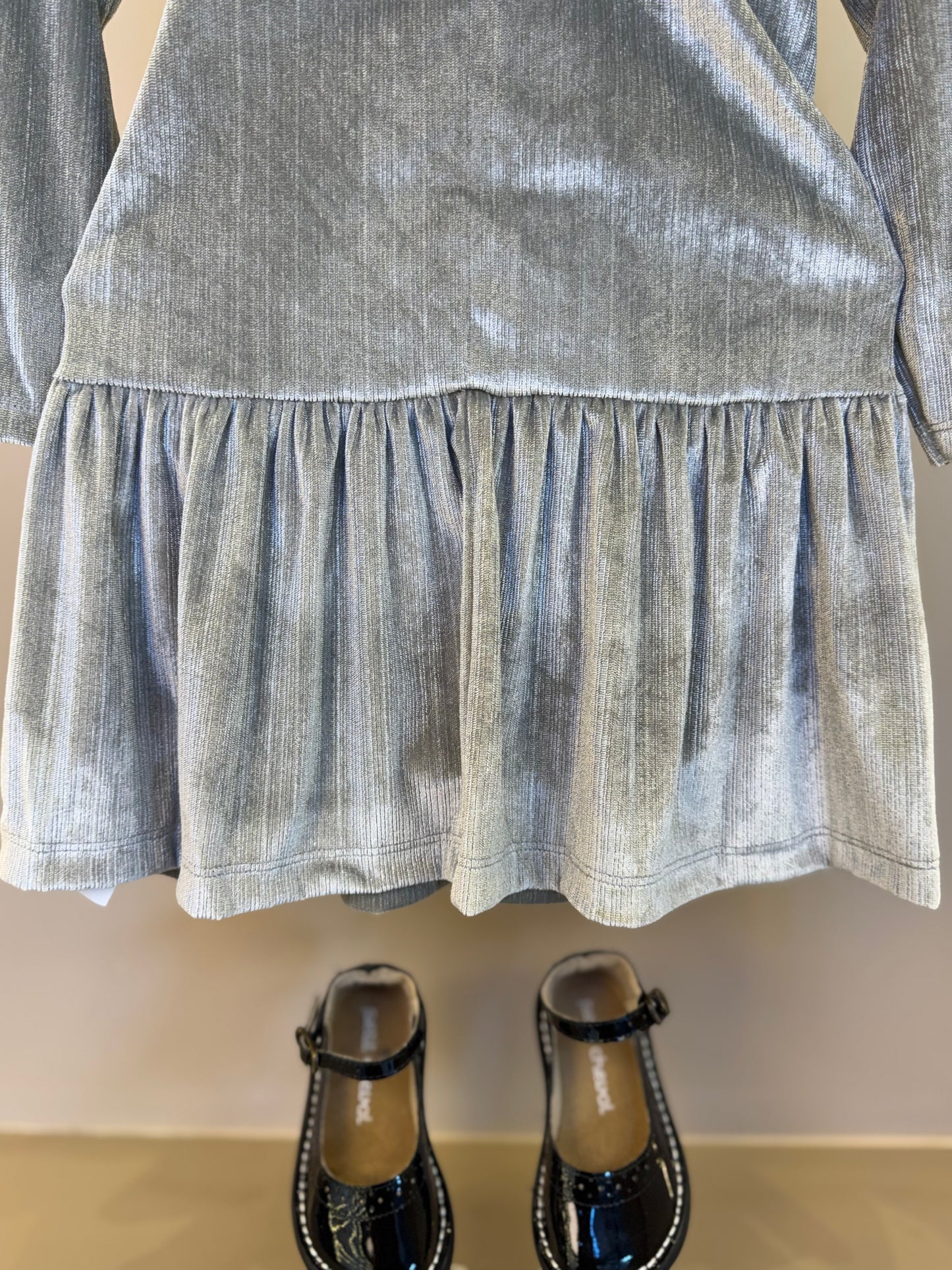 Vestido Infantil Gola Laço Plush Prata - Momi