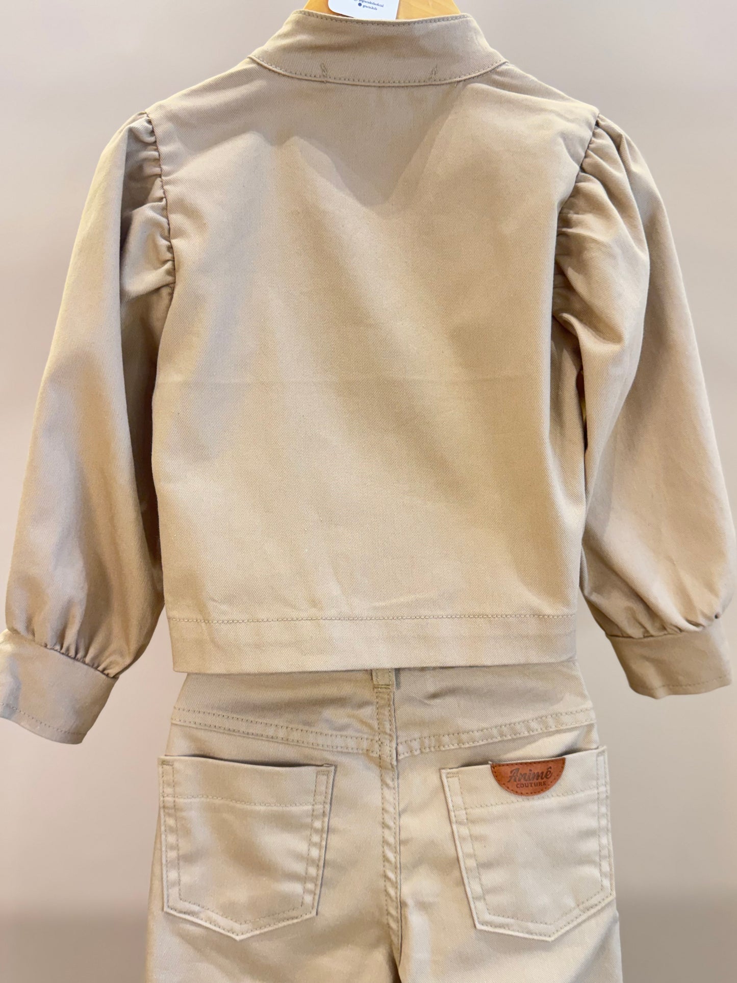 Conjunto Infantil Jaqueta Sarja Gola Alta e Calça de Sarja com Pregas - Animê