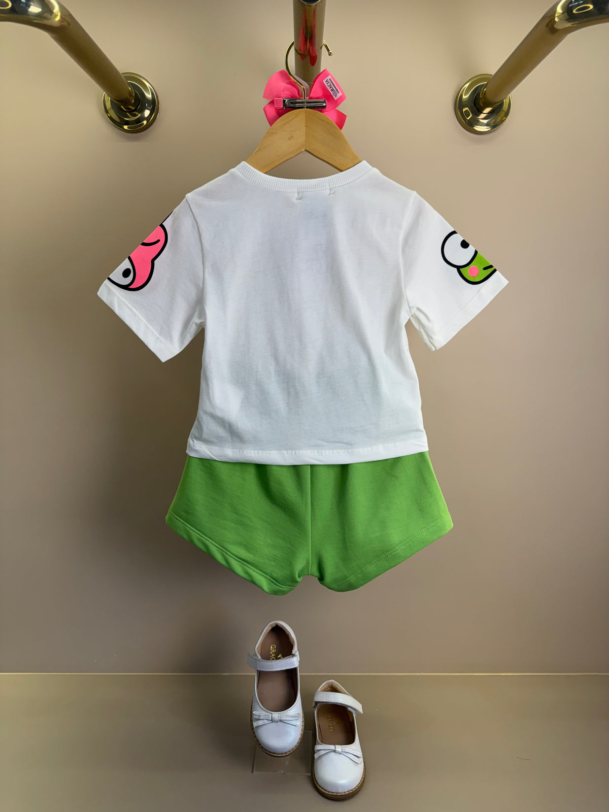 Conjunto Infantil Blusa Hello Kitty e Shorts Verde - Momi