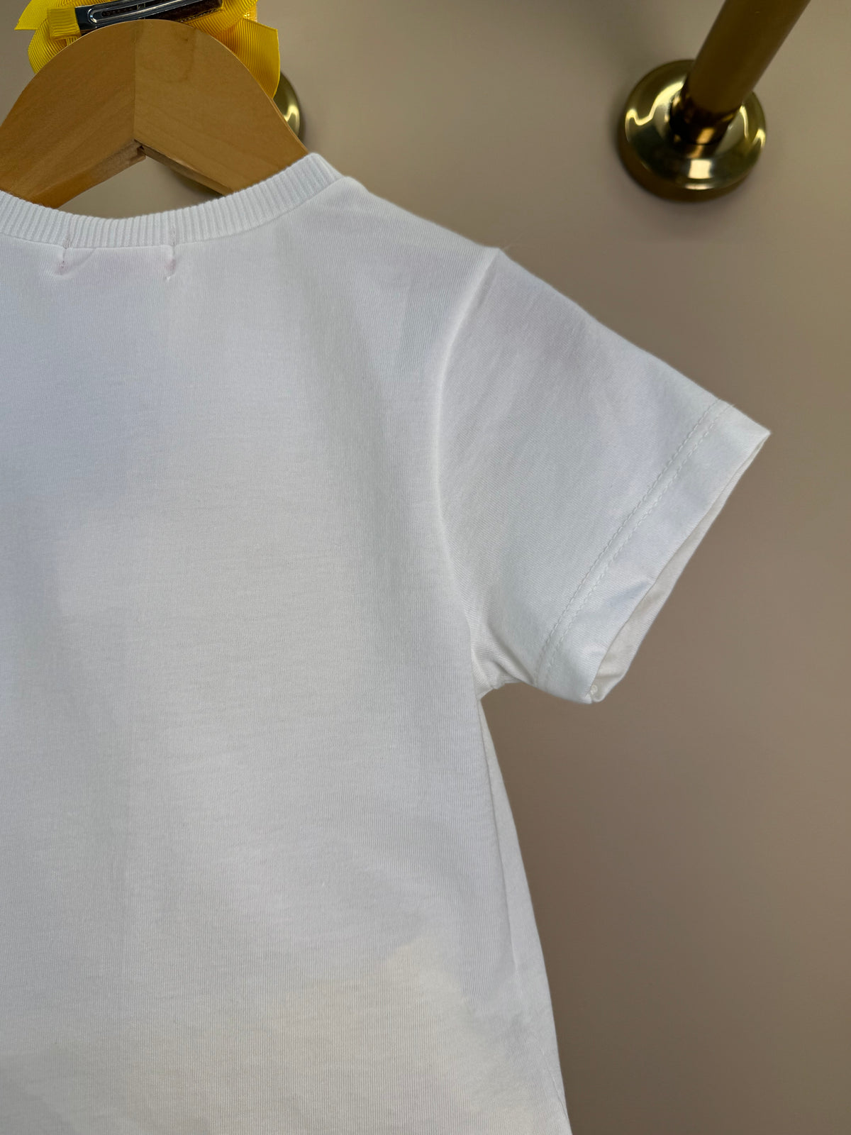 Conjunto Infantil Blusa Estampada Laço Lateral e Shorts Infantil Sarja Com Cinto Butter Cream - Momi
