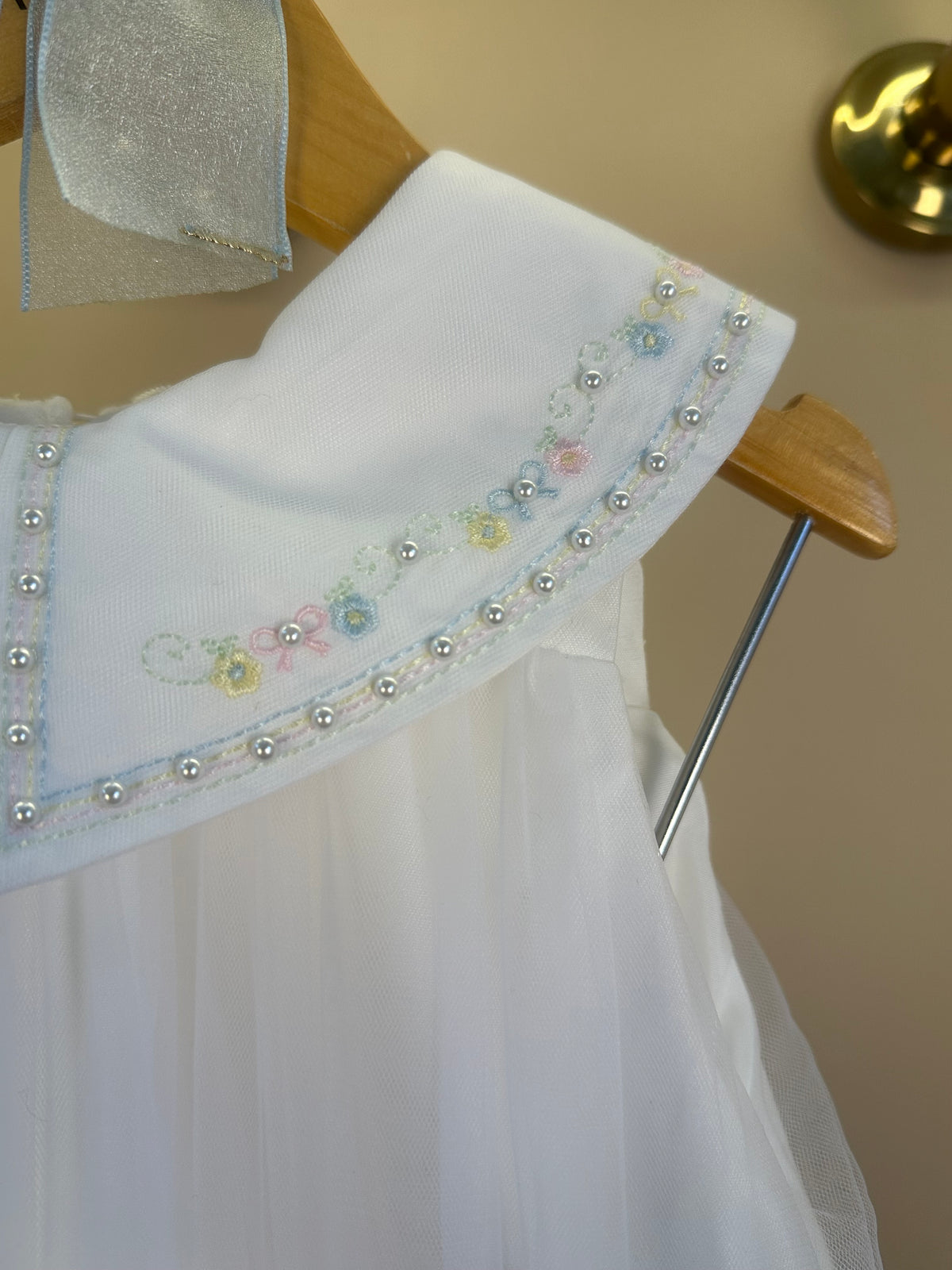 Vestido Infantil Trapézio Tule Colorido e Bordados com Pérolas - Petit Cherie