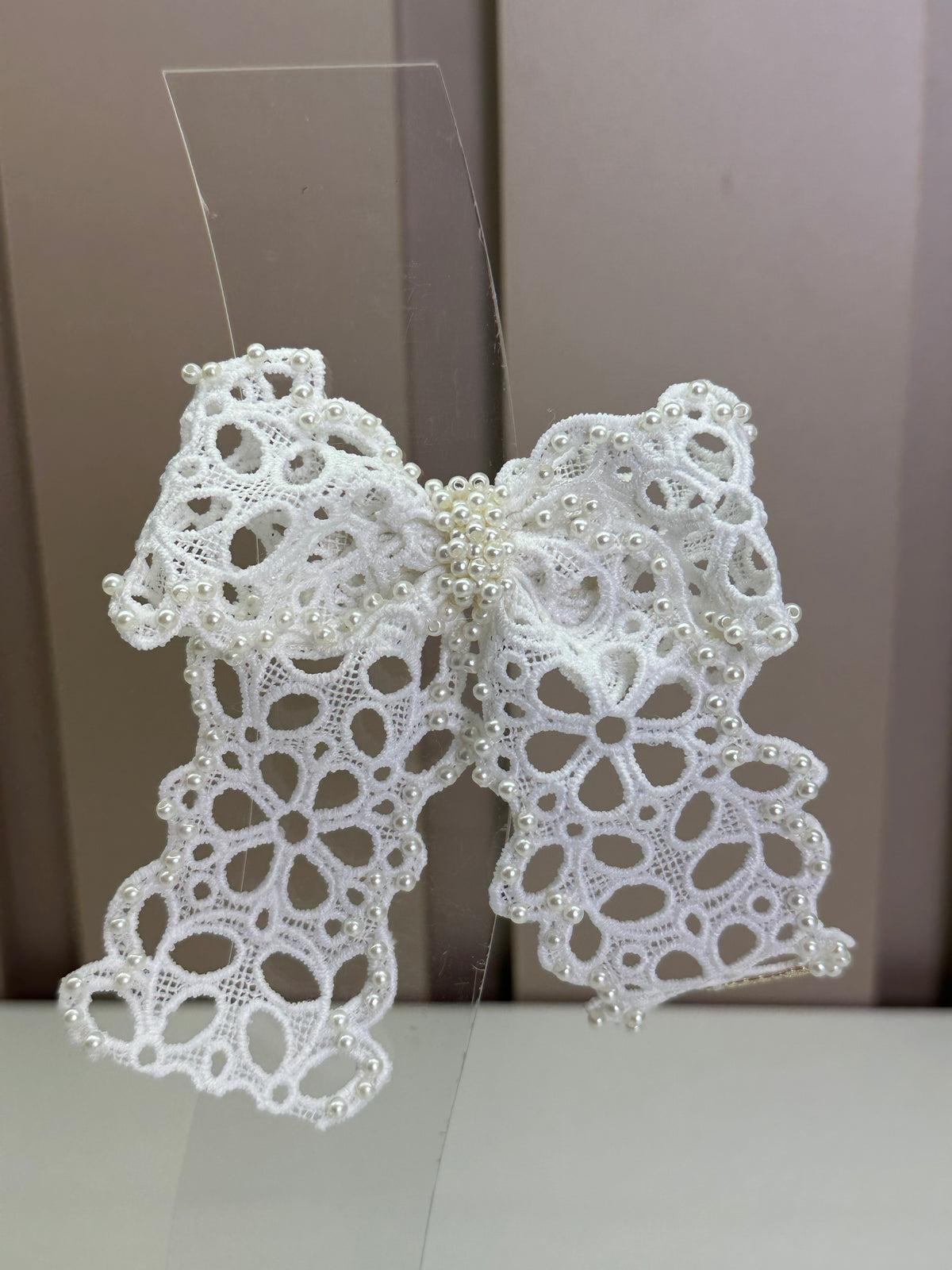 Laço Infantil Renda Guiper Off-White Mini Pérolas -Roana