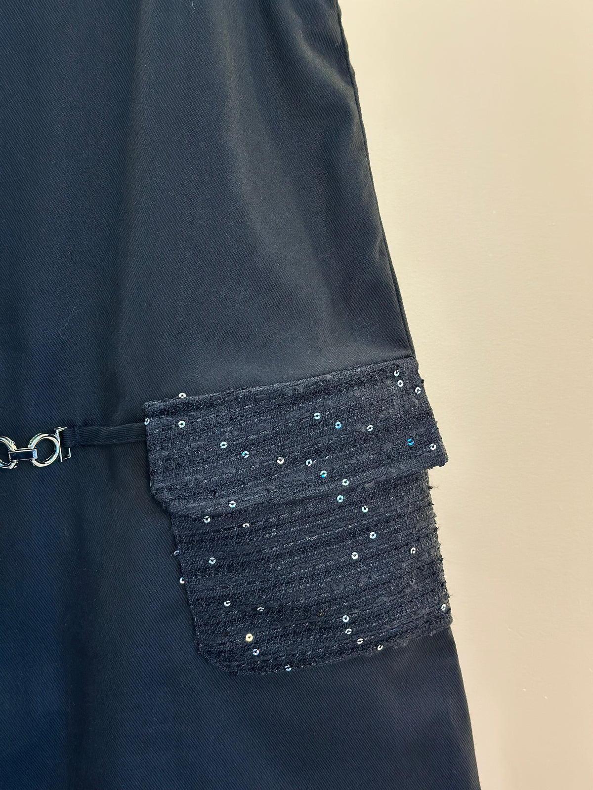 Vestido Infantil Trapézio Sarja Bolsos Tweed Paetê Preto - Petit Cherie
