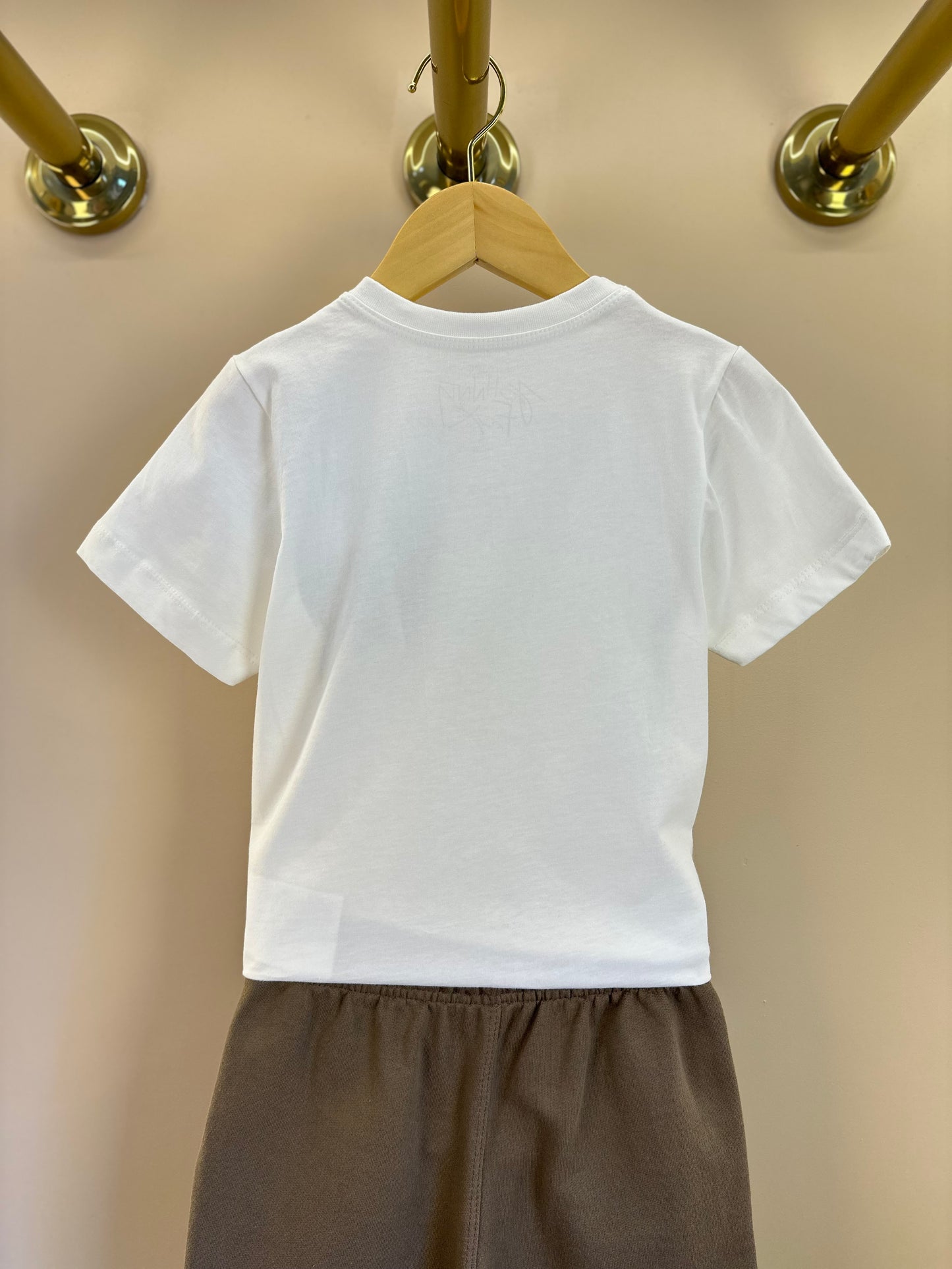 Conjunto Infantil Camisa Off White e Bermuda Marrom - Little Johnny