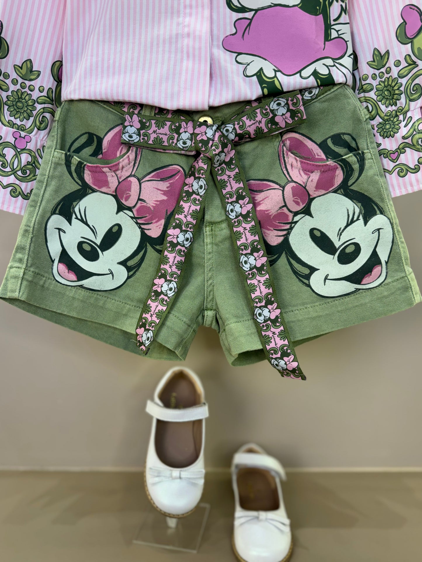 Conjunto Infantil Camisa Listrada Disney Punhos Conceito e Shorts Minnie Mouse Verde Forest - Animê