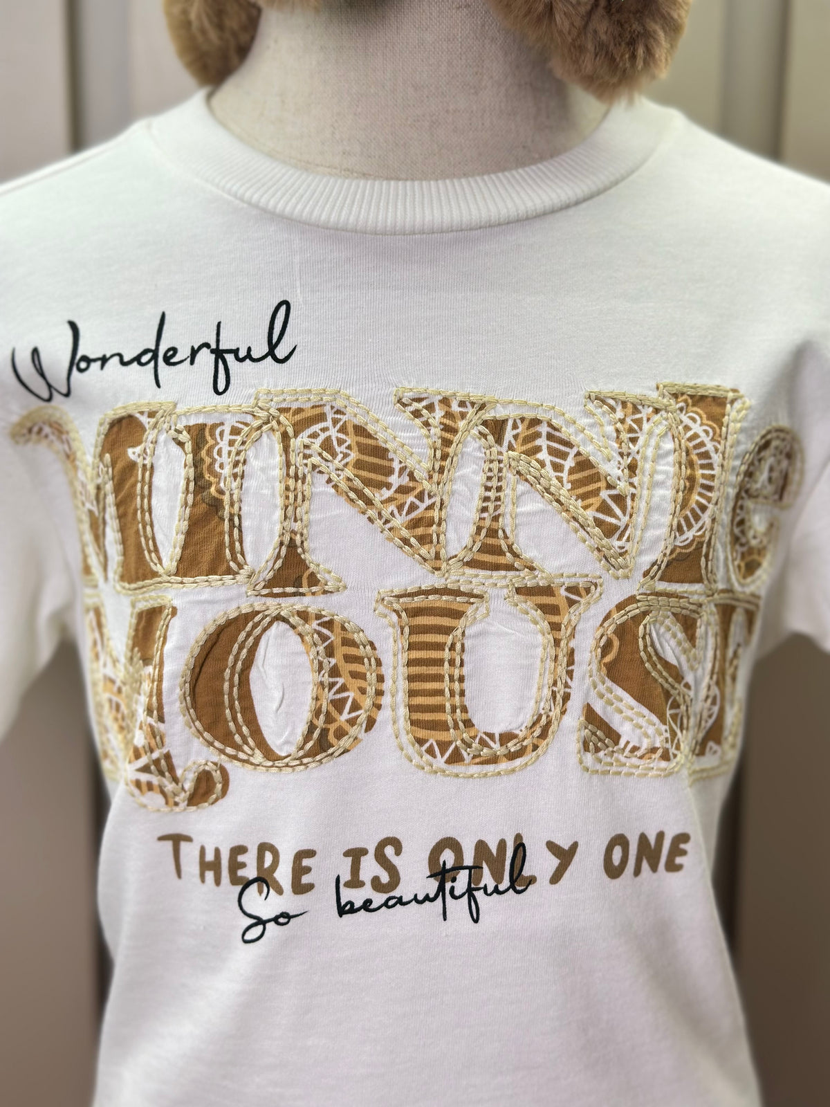 Conjunto Infantil Blusa Minnie Paisley Dourada e Calça Sarja Animal Print - Animê