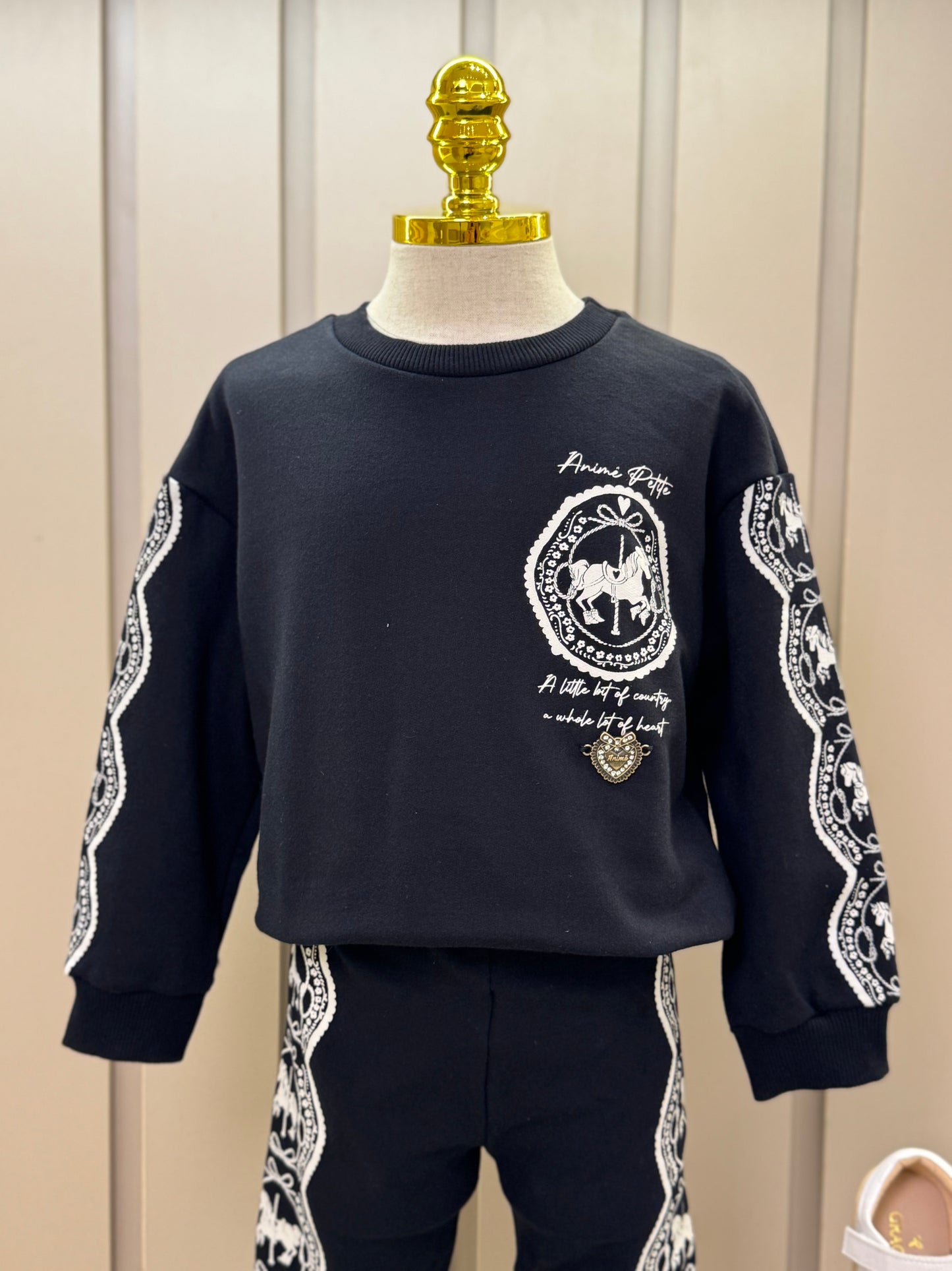 Conjunto Infantil Moletom Carrossel Casaco e Legging Preto - Animê Petite