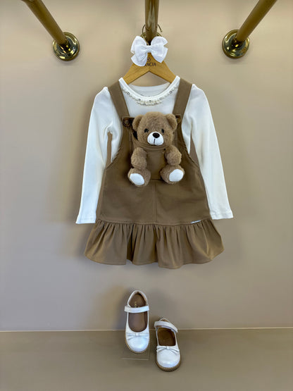 Jardineira Infantil  Sarja Ursinha Pelúcia Bege Escuro com Blusa ML Bordados Pérolas e Cristais  - Pituchinhus