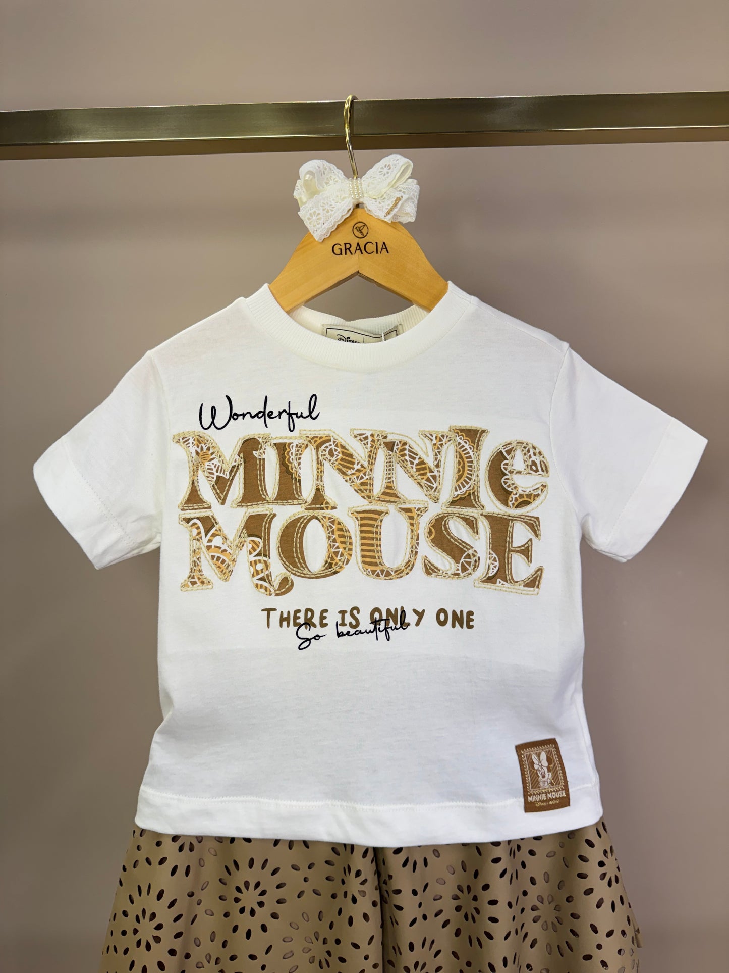 Conjunto Infantil Blusa Minnie Paisley Dourada e Saia Couro Tech Bege - Animê