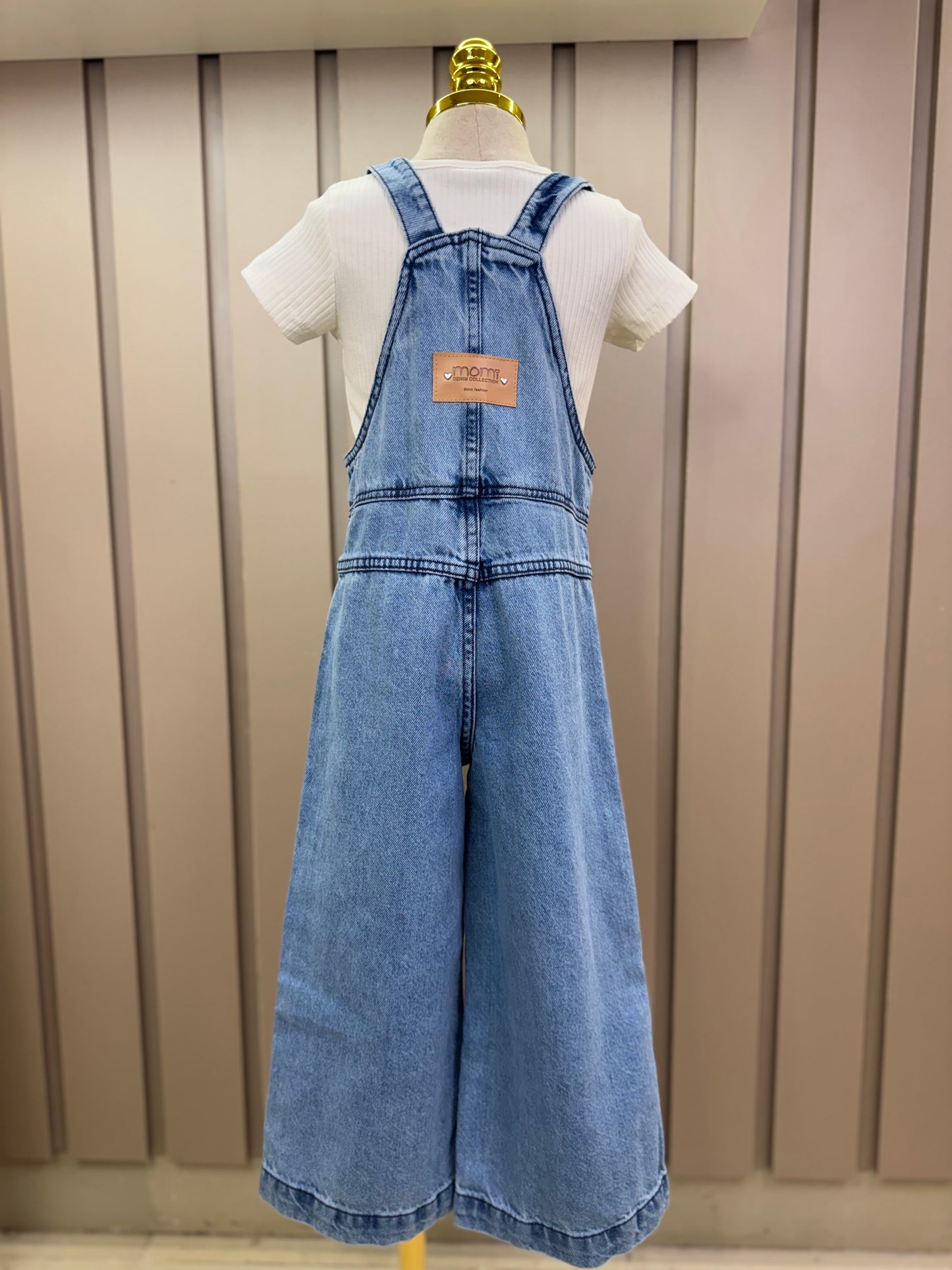 Jardineira Infantil Jeans Maxi Laço com Blusa Básica Off White - Momi