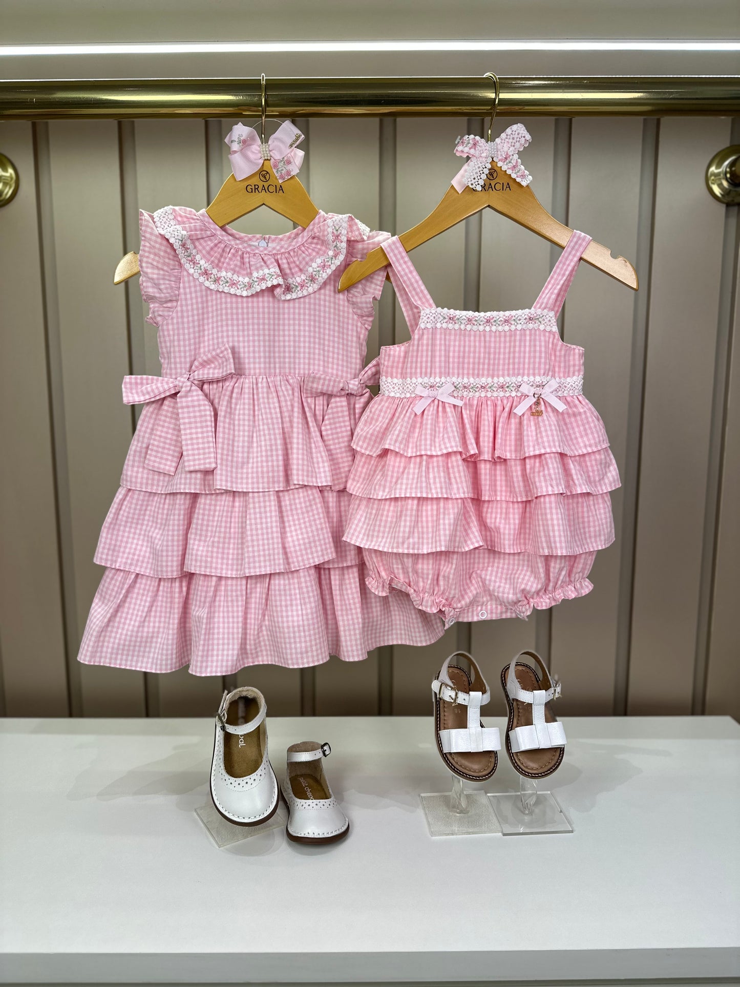 Pimpão Bebê Clássico Babadinhos Bordado Flores Rosa - Roana