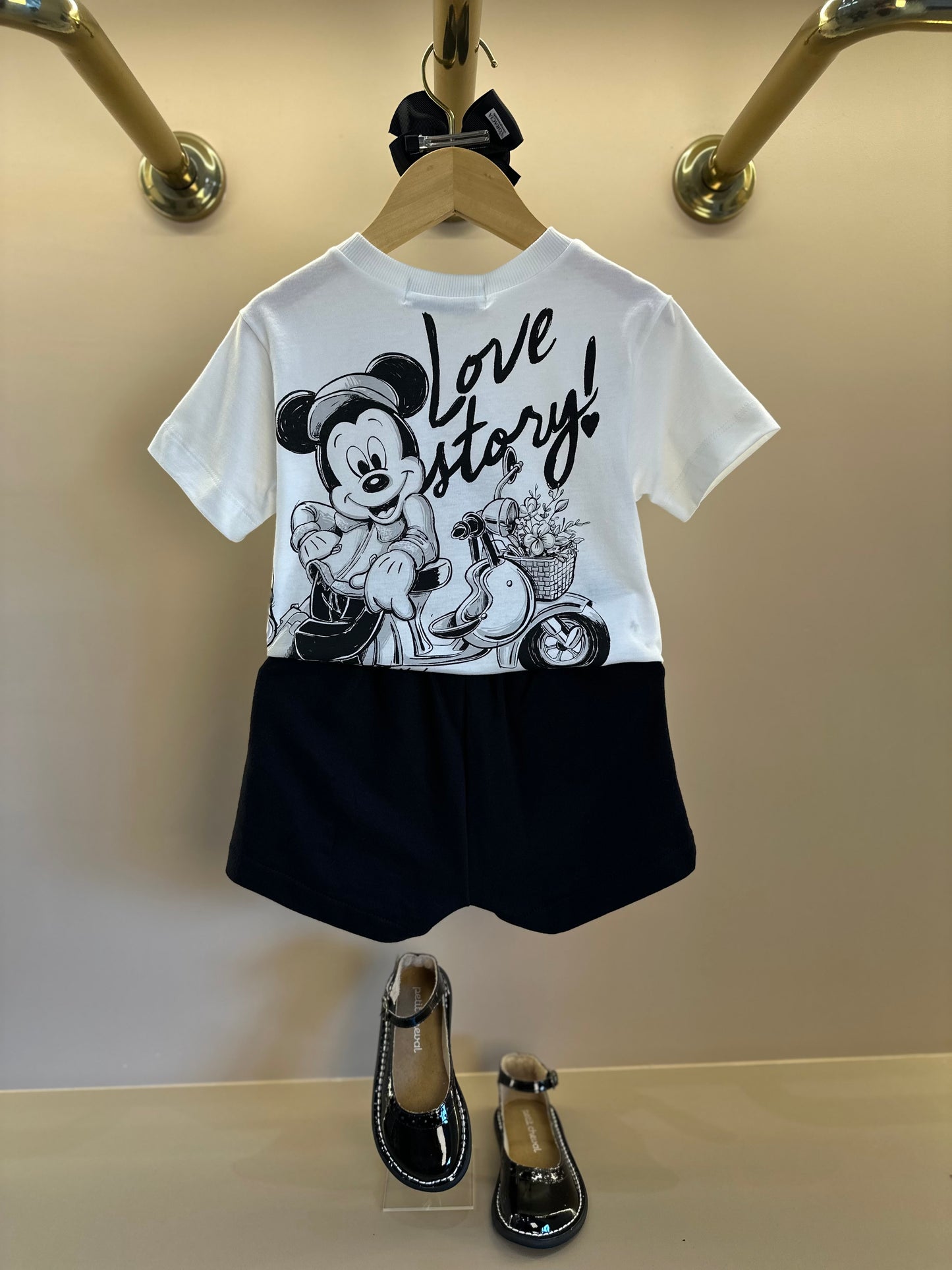Conjunto Infantil Blusa Minnie Buquê & Mickey Pérola e Shorts Conceito Tweed Preto - Animê