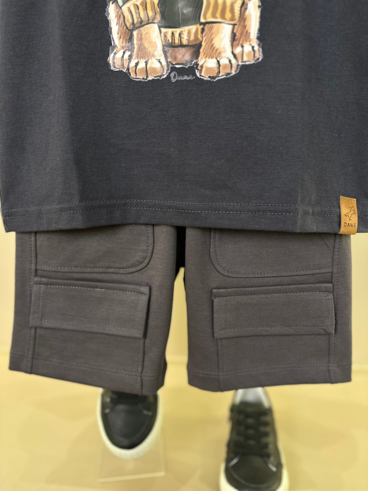Conjunto Infantil Camiseta Cachorro Golden e Bermuda Suedine Algodão Bolsos Grafite - Dame