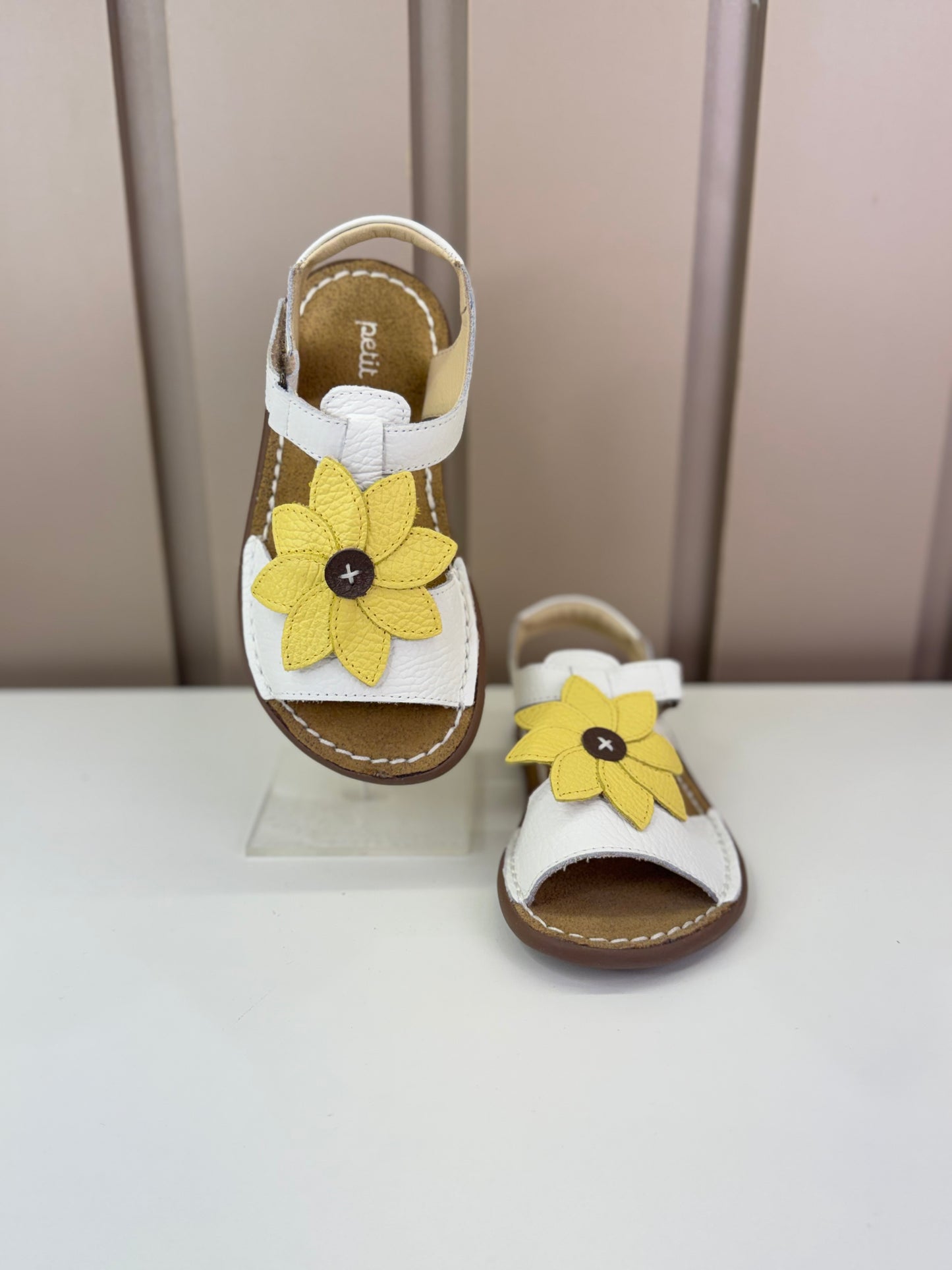 Sandália Infantil Carrossel Blanche Flor Margarida - Petit Cheval