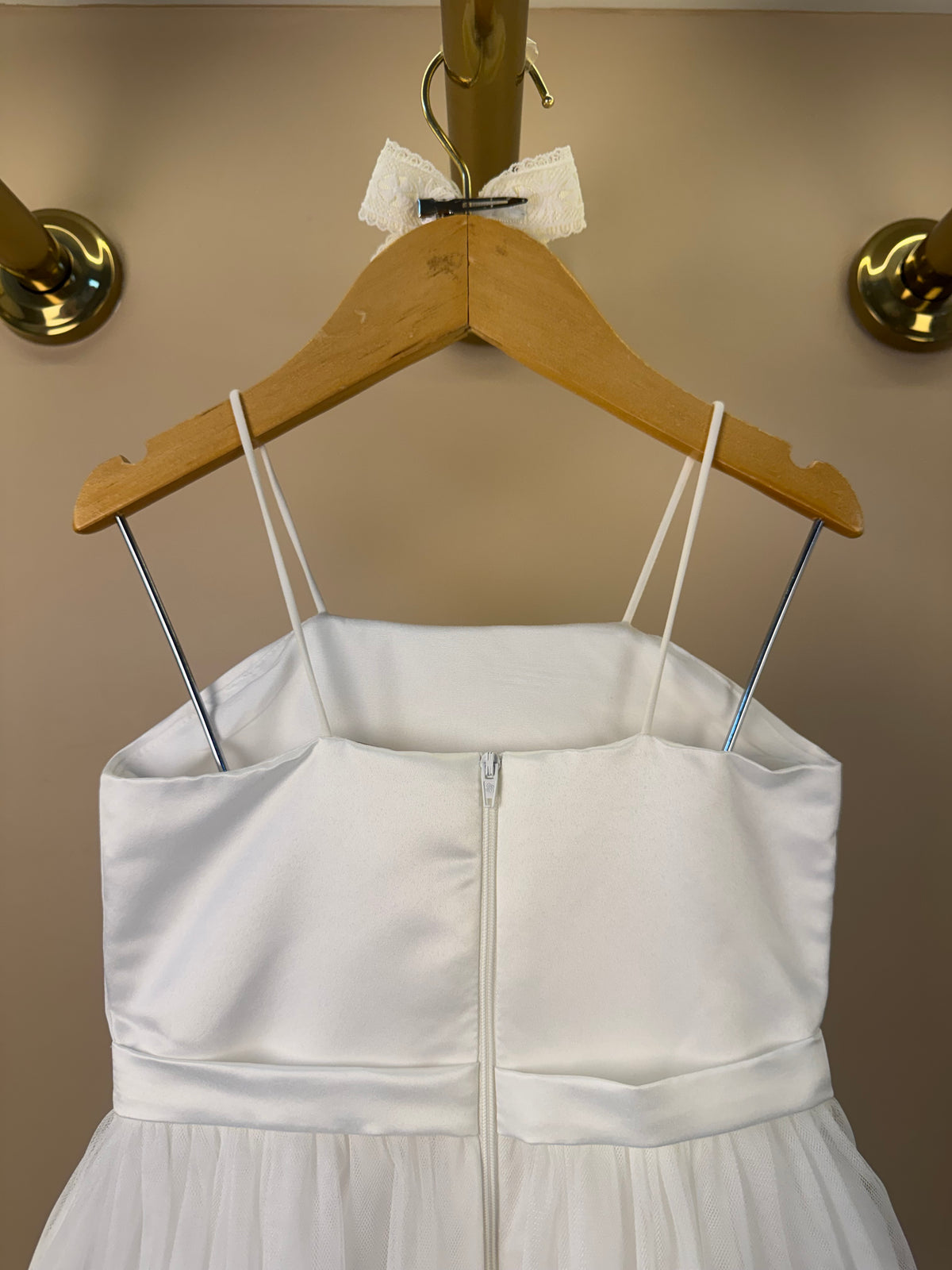 Vestido Infantil Alças Finas Saia Em Tule Off White - Petit Cherie