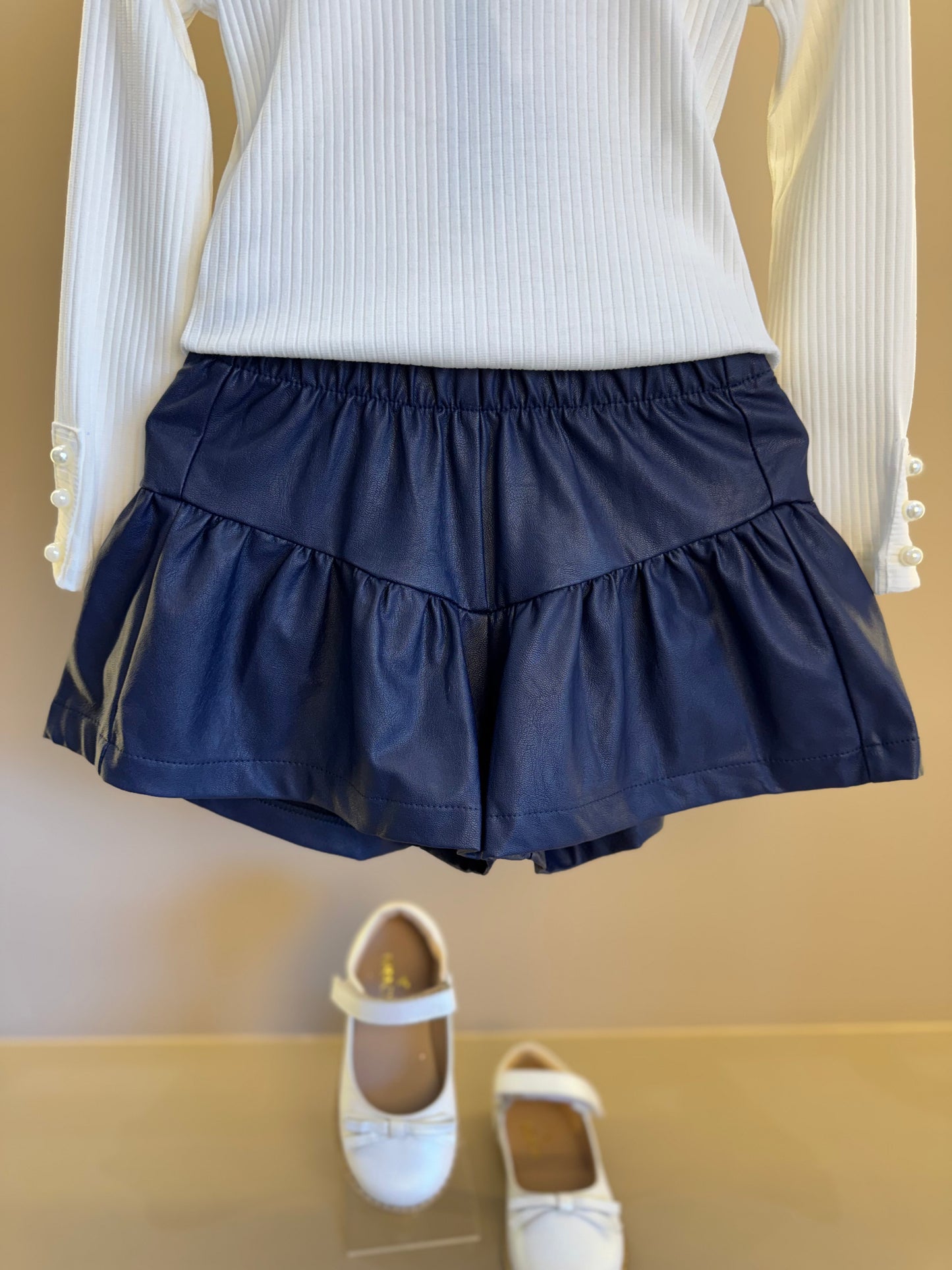 Conjunto Infantil Blusa ML Laço Bordado e Shorts Evasê Couro Tech Marinho - Beabá