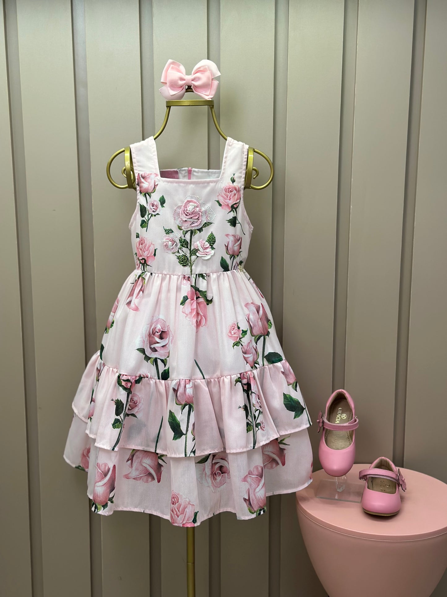 Vestido Infantil Algodão Rodado Floral Rosa Bordado Manual e Strass Rosa - Luluzinha