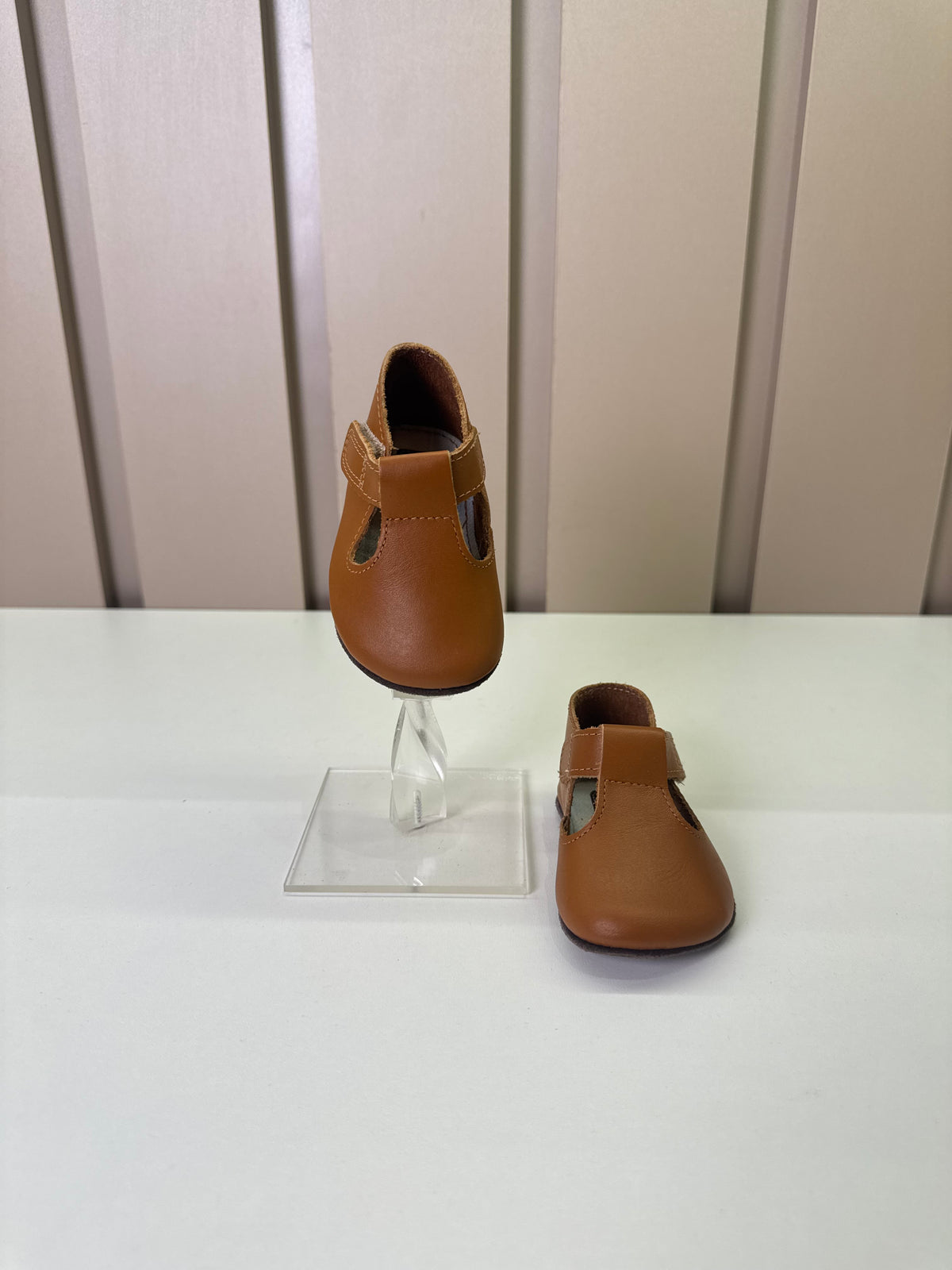 Sapato Bebê Couro Chocalho Nut - Petit Cheval