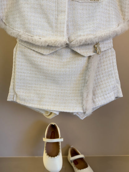 Conjunto Infantil Conceito Capa, Colete e Shorts Tweed Off White - Animê