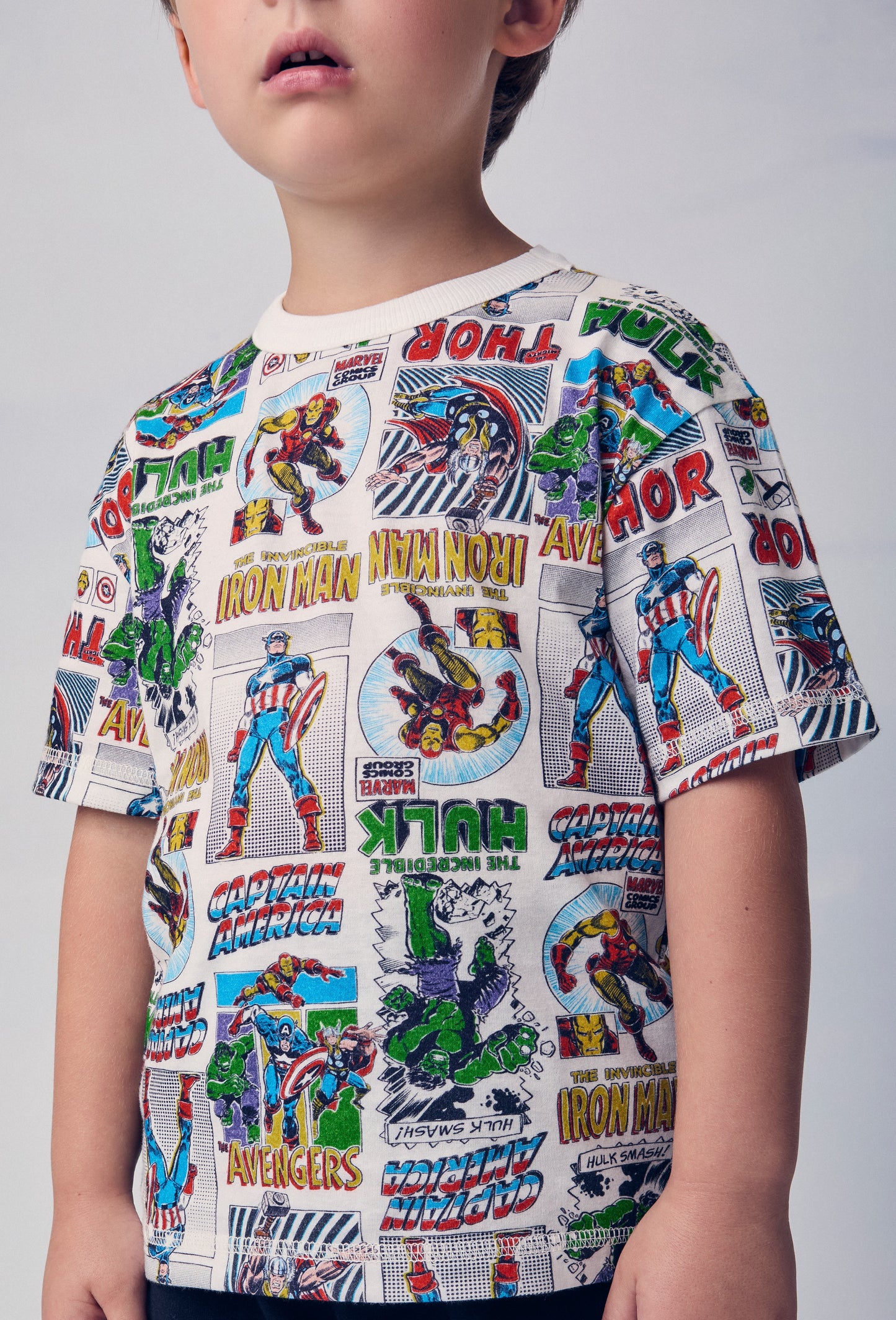 Conjunto Infantil T-Shirt e Bermuda Marvel Heroes