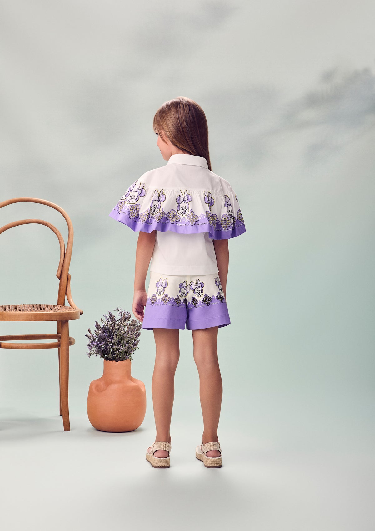 Conjunto Infantil Camisa Gola Clássica Capa Minnie Florais e Shorts Sarja Minnie Florais Detalhes Lilás - Animê