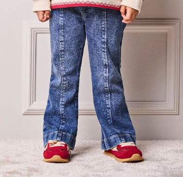 Conjunto infantil Camisa Minnie Off White e Calça Flare Jeans - Animê Petite