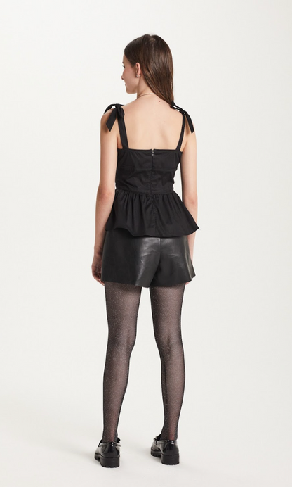 Conjunto Teen Blusa Busto Franzido e Shorts Clochard Couro Tech Preto - Two In