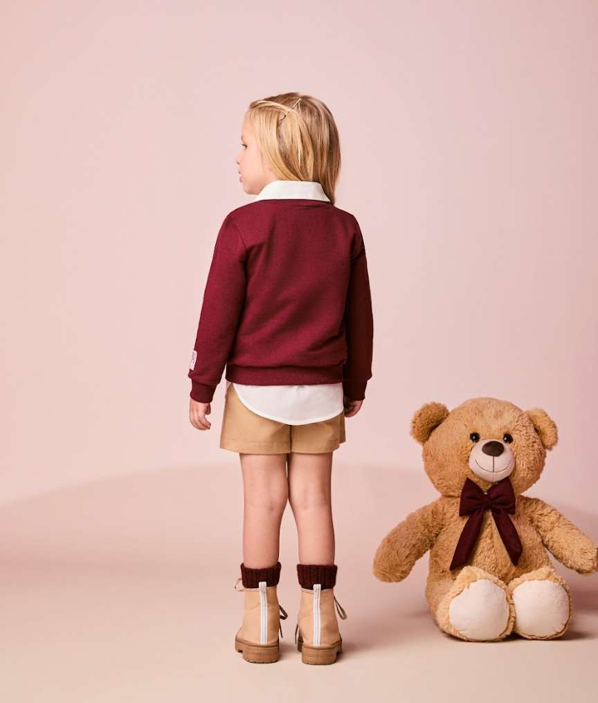 Conjunto Infantil Feminino Casaco Moletom Pooh Cranberry Juice com Saia Sarja de Pregas Bege Escuro Casual - Momi