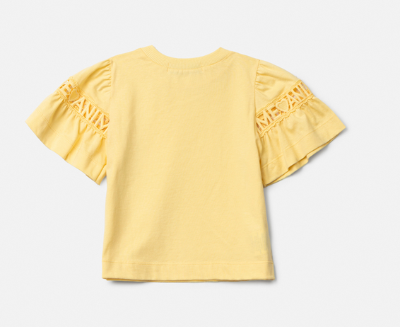 Conjunto Infantil Blusa Mangas Curtas Pingente Amarelo e Jardineira Jeans Bordado Floral - Animê