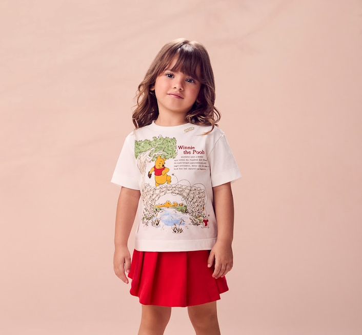 Conjunto Infantil Blusa Ursinho Pooh Estampa Short Saia com Pregas Vermelho - Animê