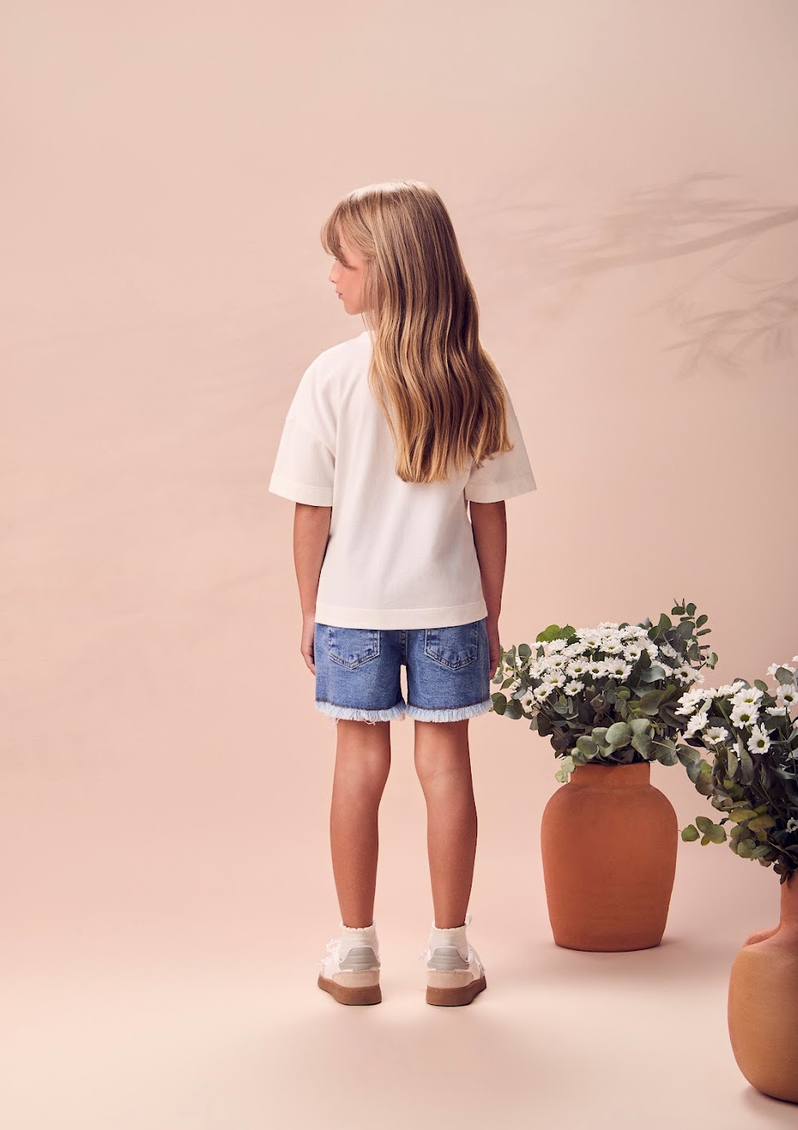 Conjunto Infantil  Blusa Off White Minnie Estampa de Flores 3D Short Jeans com Flores Vermelhas Bordadas - Animê
