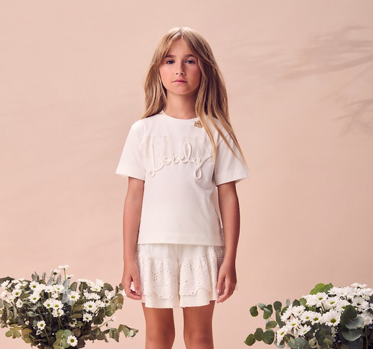 Conjunto Infantil Off White com Blusa Lovely e Short com Babados em Laise - Animê