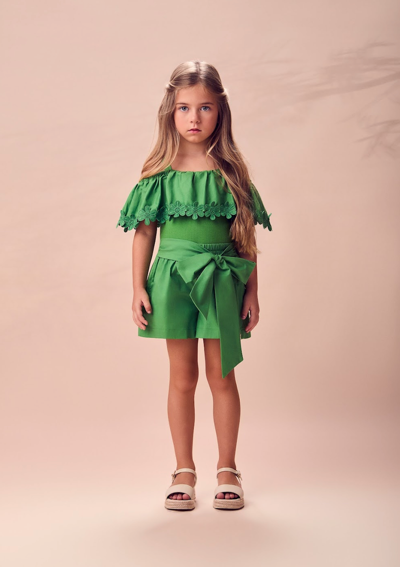 Conjunto Infantil Verde com Blusa de Alças e Flores Short com Laço - Animê