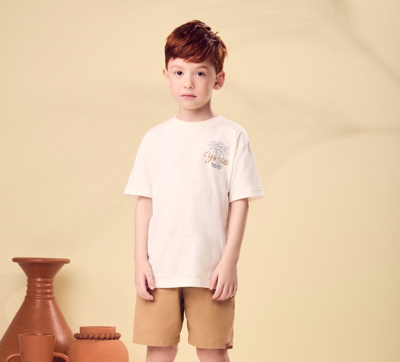 Conjunto Infantil Camiseta Off-White Coqueiro e Bermuda Bege - Youccie