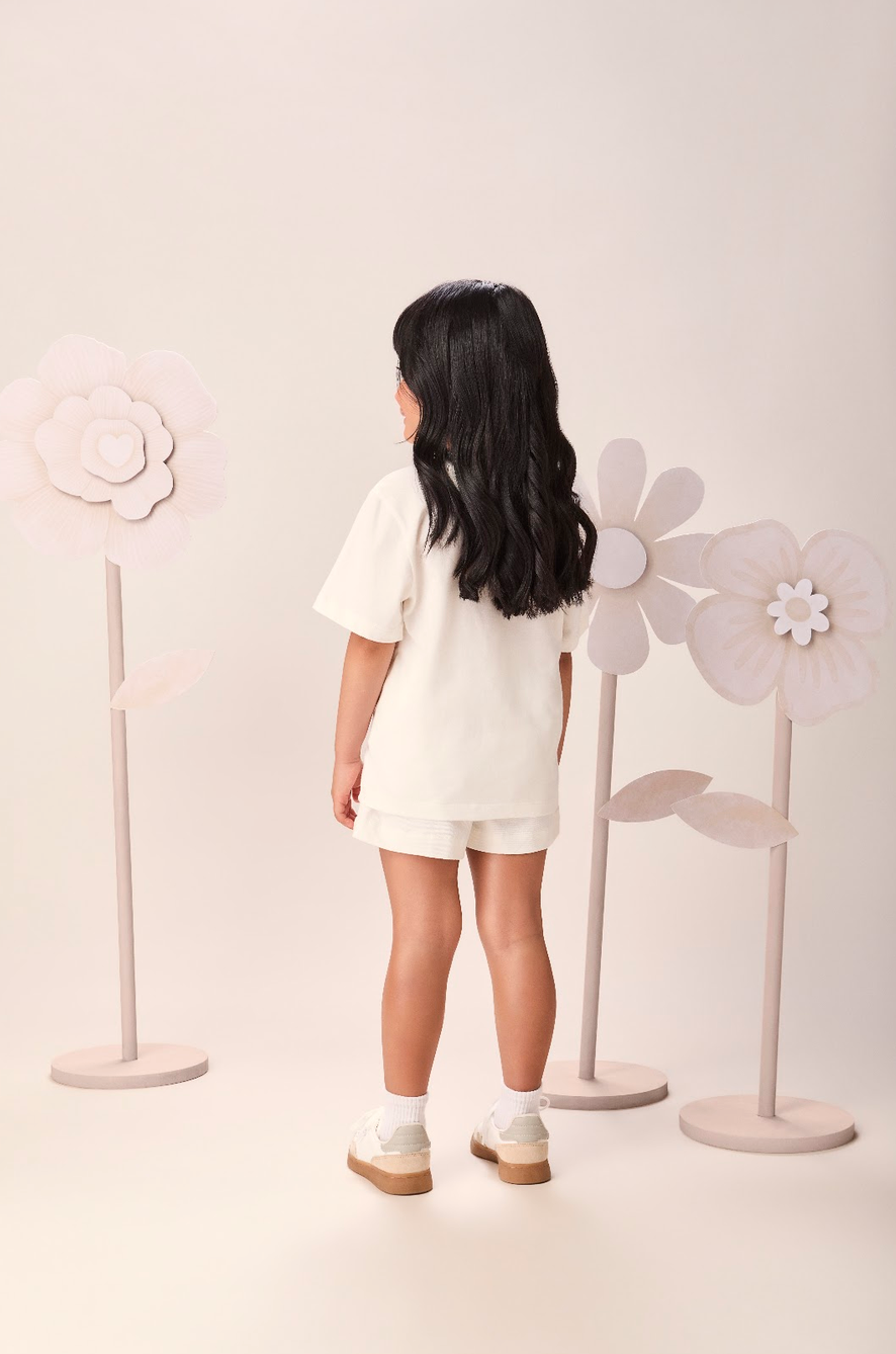 Conjunto Infantil Blusa Off White Estampada com Strass Shorts Sarja com Renda Floral - Momi