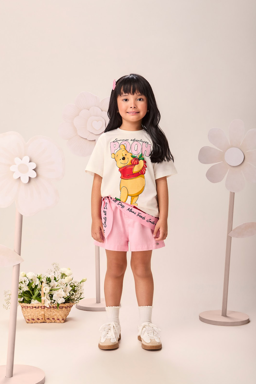 Conjunto Infantil Blusa Off White Ursinho Pooh com Strass Shorts Sarja com Lenço Rosa - Momi
