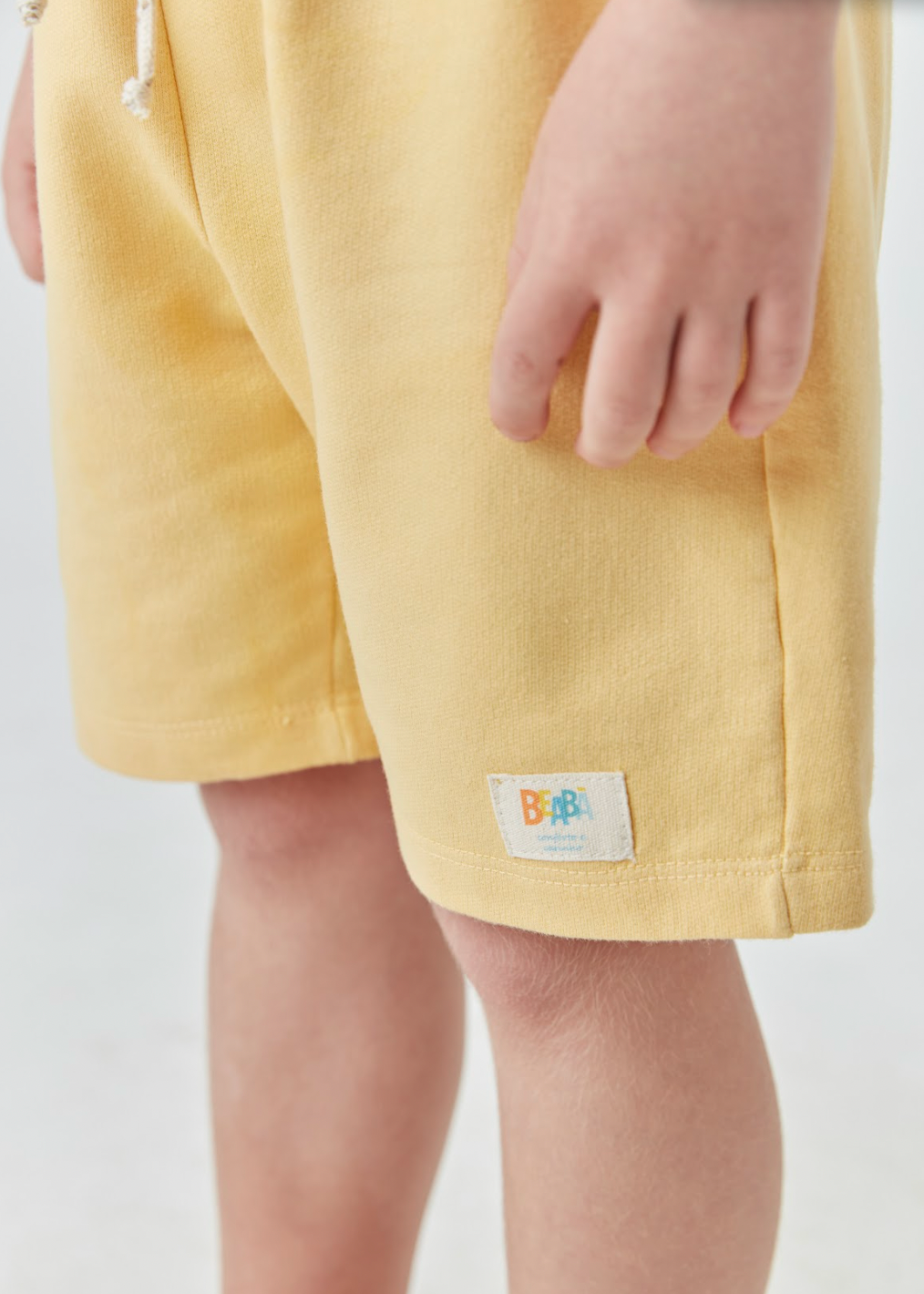 Conjunto Infantil Camiseta Beach e Bermuda Amarela