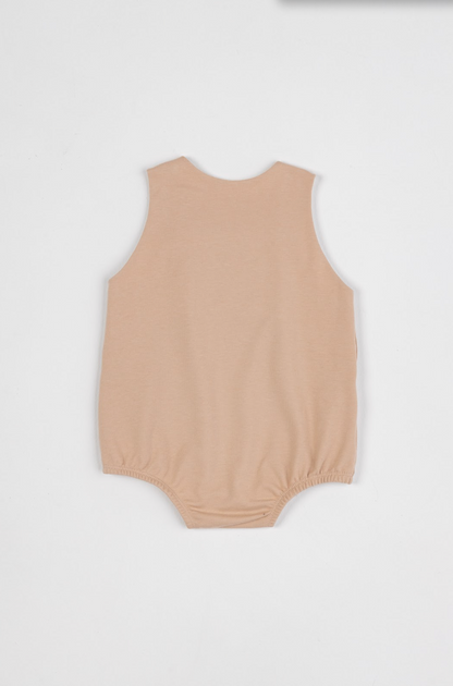 Romper Bebê Moletinho Fofinho Bolso Xadrez Bege - Um Mais Um