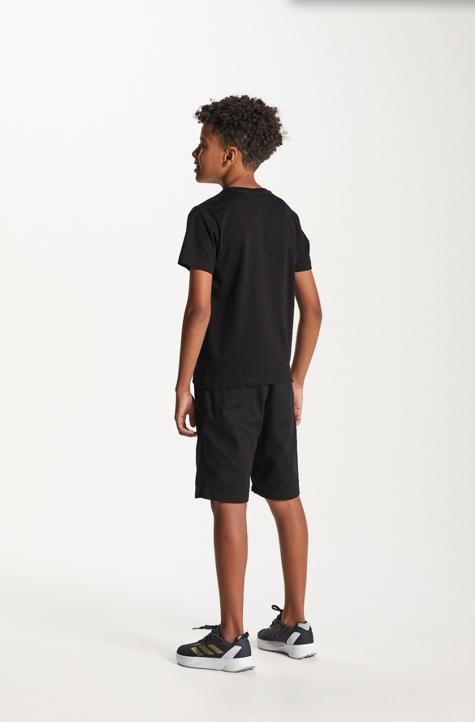 Camiseta Infantil Meia Malha Penteada com Bolso Preta - Um Mais Um