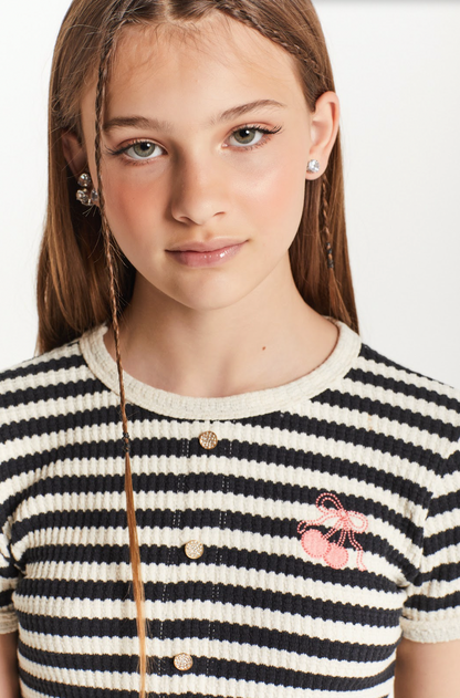 Conjunto Teen Blusa Malha Tricot Listrada com Botões e Shorts Listrado Preto - Two In
