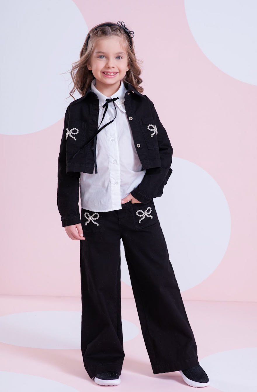 Conjunto Infantil Camisa Mini Laço Veludo e Calça Sarja Reta Laços Bordados Bolsos Preta - Pituchinhus PRÉ-VENDA