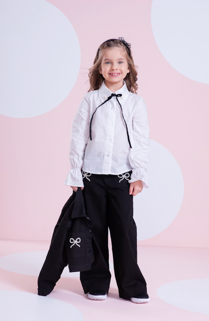 Conjunto Infantil Camisa Mini Laço Veludo e Calça Sarja Reta Laços Bordados Bolsos Preta - Pituchinhus PRÉ-VENDA