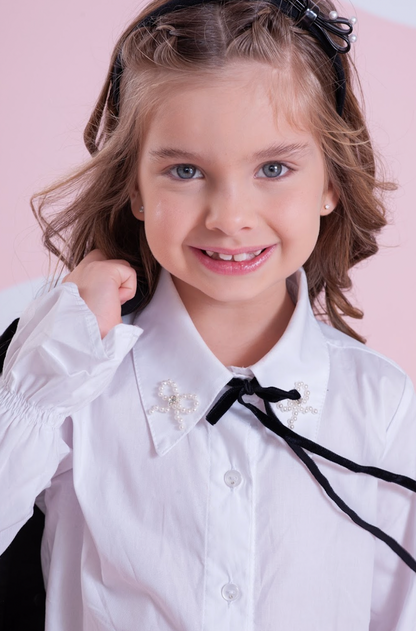 Conjunto Infantil Camisa Mini Laço Veludo e Calça Sarja Reta Laços Bordados Bolsos Preta - Pituchinhus PRÉ-VENDA