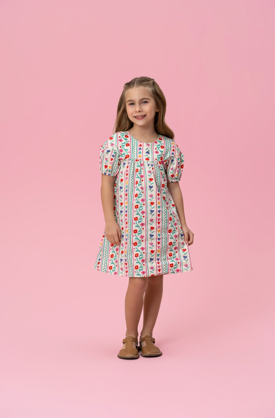Vestido Infantil Trapézio Tricoline Flores e Corações - Mon Sucre