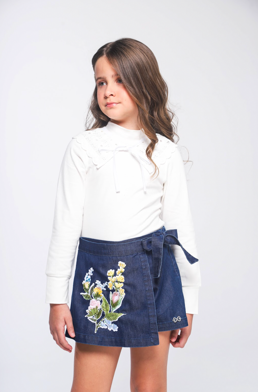 Conjunto Infantil Trio Blusa Gola Laise Removível, Camisa Jeans Leve ML Gola Bordada e Shorts-Saia Jeans Bordada Flores - Luluzinha