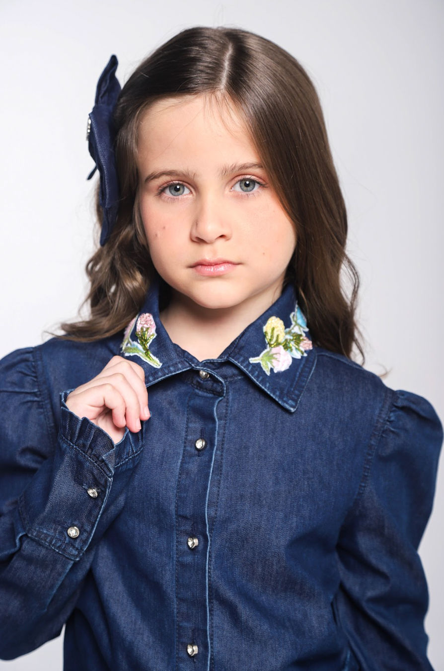 Conjunto Infantil Trio Blusa Gola Laise Removível, Camisa Jeans Leve ML Gola Bordada e Shorts-Saia Jeans Bordada Flores - Luluzinha